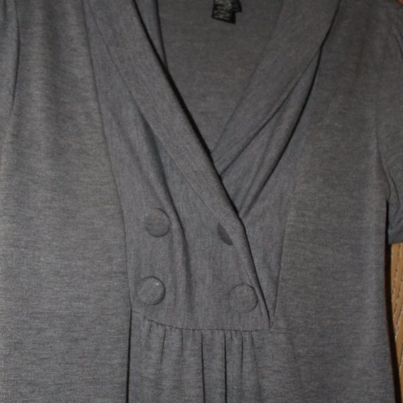Gray Tunic with button detail and embroidery - Picture 2 of 7